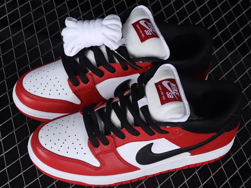 All categories Nk SB Dunk series Nk SB Dunk Low low-top sneakers M version pure original Nk SB Dunk Low Pro "Chicago" Chicago Dunk series retro top layer low-top casual sports skateboard shoes BQ6817-600